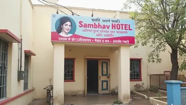 बरेली सेक्स रैकेट, देह व्यापार, संभव होटल