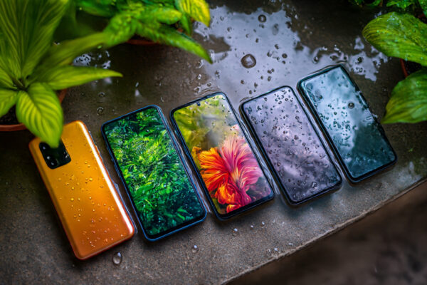 est Smartphones Under ₹15000 in India