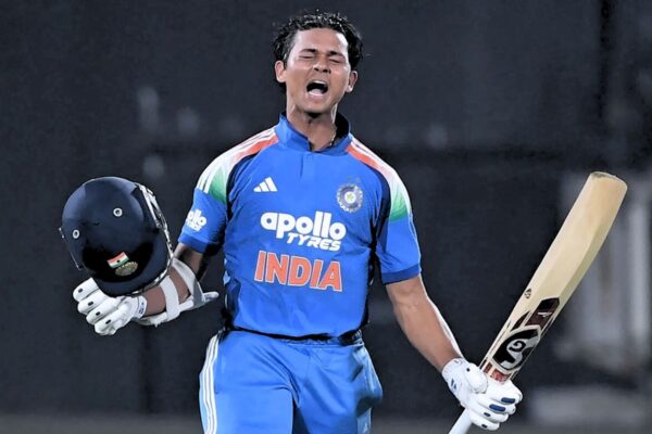 यशस्वी जायसवाल पहला वनडे शतक